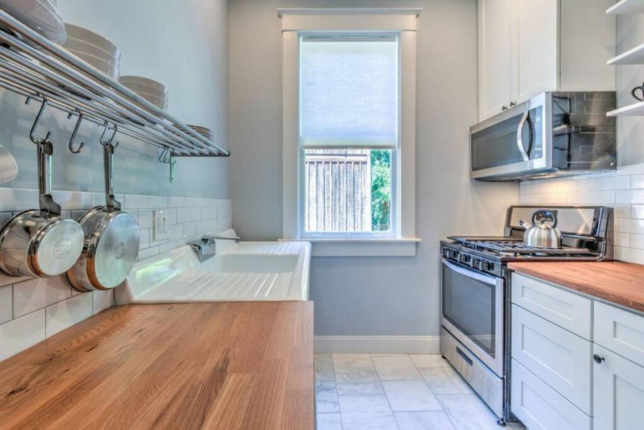 Elegant Colonial With Lovely Details And Character *