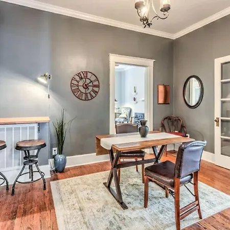 Elegant Colonial With Lovely Details And Character Memphis Extérieur photo