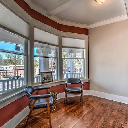 Elegant Colonial With Lovely Details And Character Memphis Extérieur photo