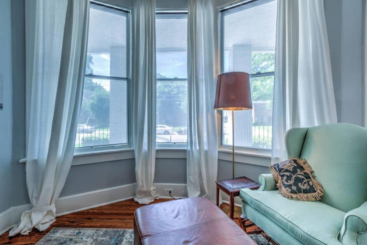 Appartement Elegant Colonial With Lovely Details And Character *