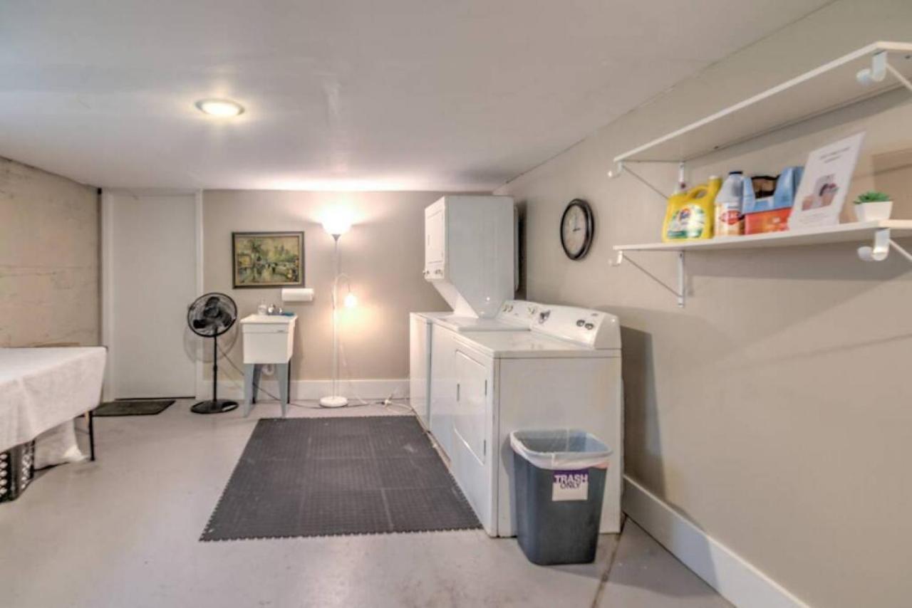 Elegant Colonial With Lovely Details And Character * Memphis