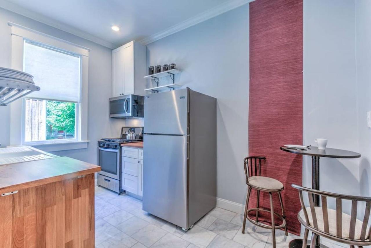 Elegant Colonial With Lovely Details And Character * Memphis