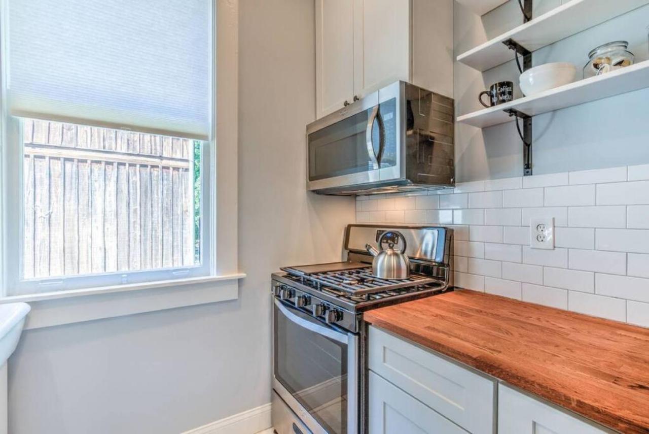 Elegant Colonial With Lovely Details And Character * Memphis